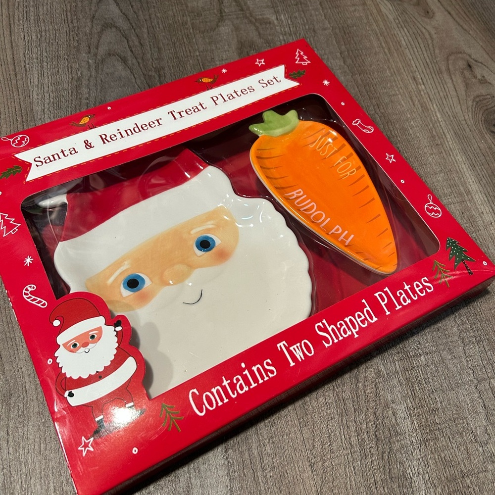 Santa and Reindeer Treat Plates Set
